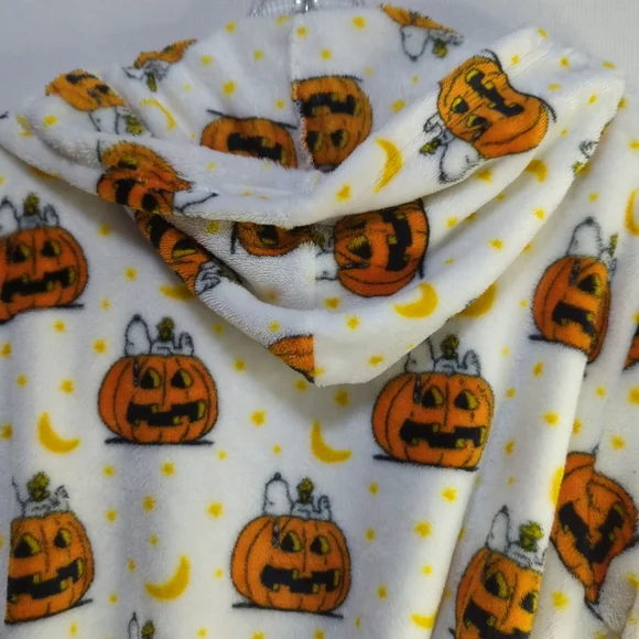 Snoopy Peanuts Berkshire Halloween Plush Bathrobe  Hooded Sleepwear Women S/Md - Picture 11 of 11